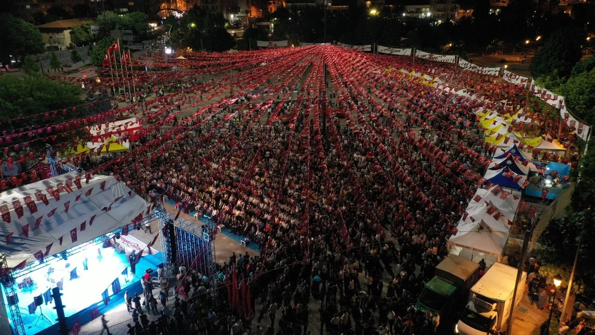 Gaziantep, 15 Temmuz gecesi yine tek yürek, tek bilek oldu.