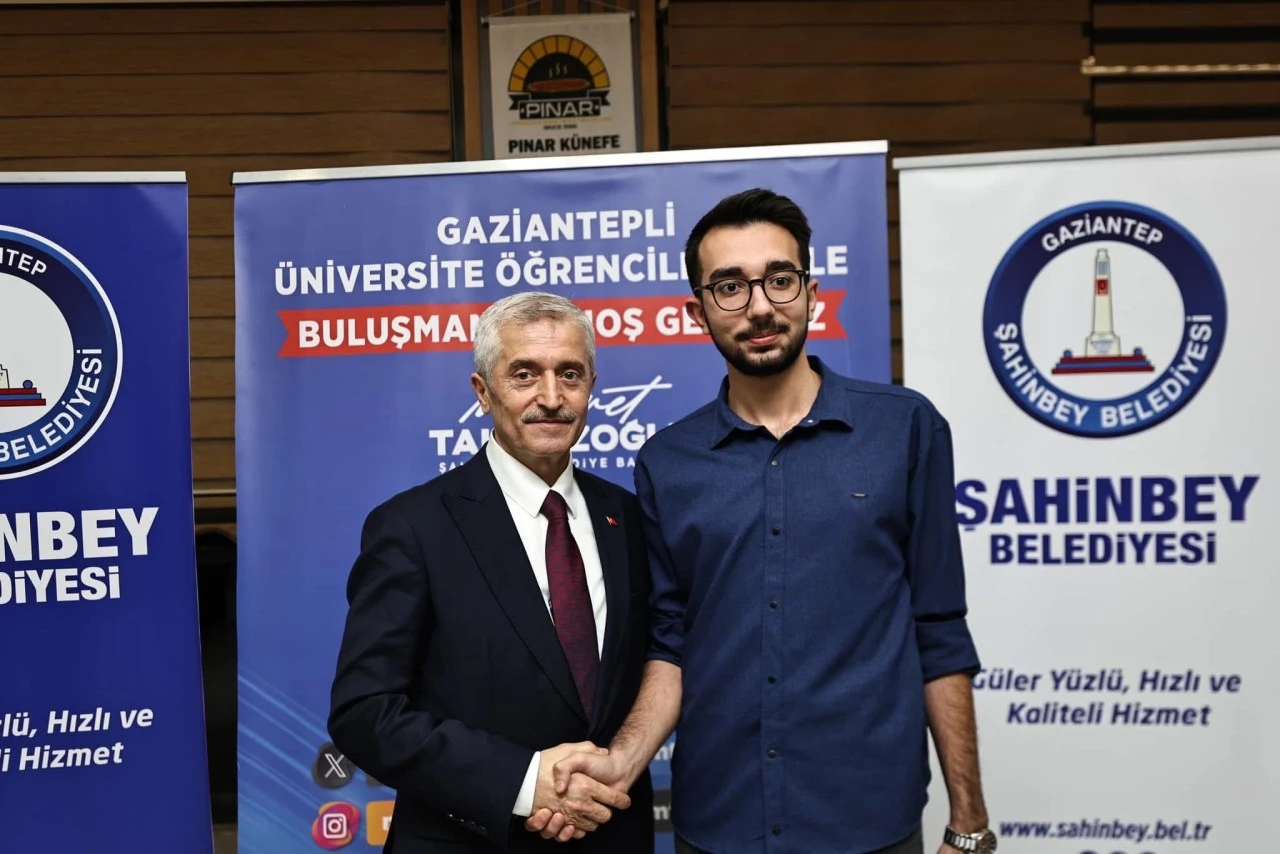 Diyarbakır’da Gençlerle Buluştu