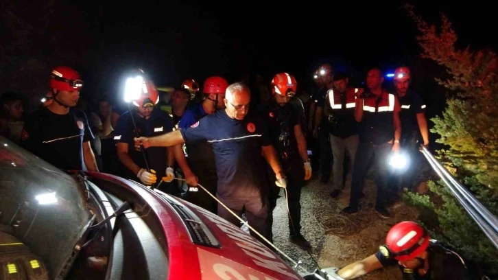 100 metreden aşağıya uçtular: Karı-koca hayatını kaybetti
