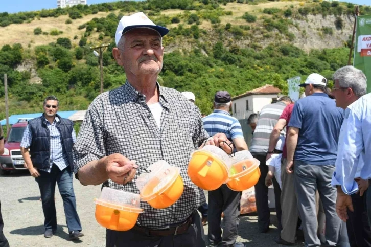 100 üreticiye 1400 Akdeniz meyve sineği tuzağı dağıtıldı
