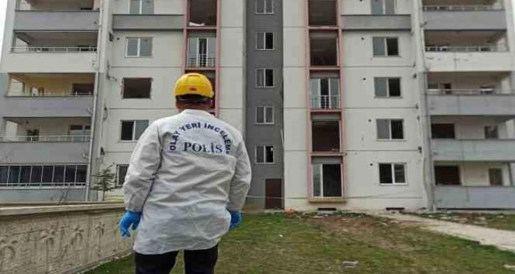 13 katlı apartmanın çatısından düşen özel güvenlik görevlisi hayatını kaybetti