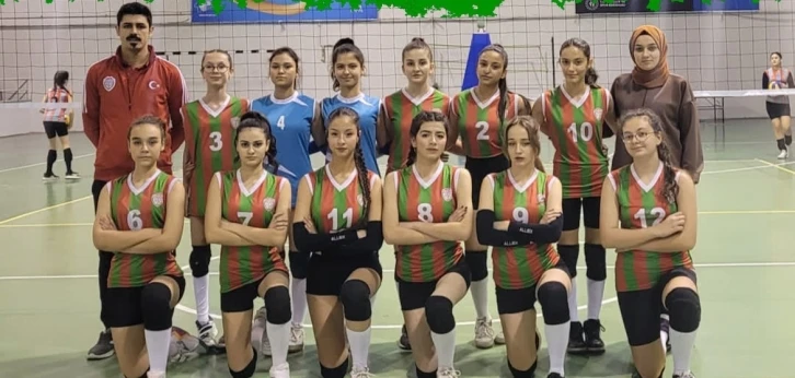 1308 Osmaneli Belediyespor Voleybol Takımına ligi 3’üncü bitirdi
