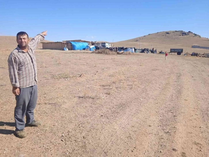 15 haneli mahalle içme suyu ihtiyacını eşeklerle su taşıyarak karşılıyor
