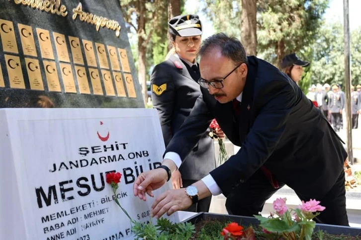 15 Temmuz Demokrasi ve Milli Birlik Günü dolayısıyla Bilecik Şehitliğinde program düzenlendi
