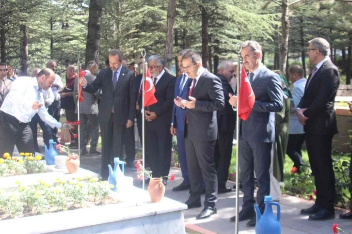 15 Temmuz Demokrasi ve Milli Birlik Günü’nde şehitler anıldı
