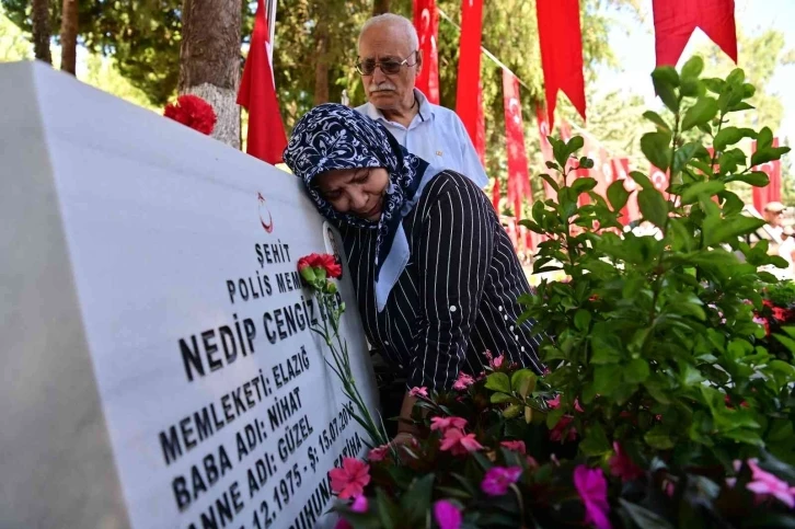 15 Temmuz şehidinin babası: "Hem bu dünyada hem de öbür dünyada yatacak yerleri yok"
