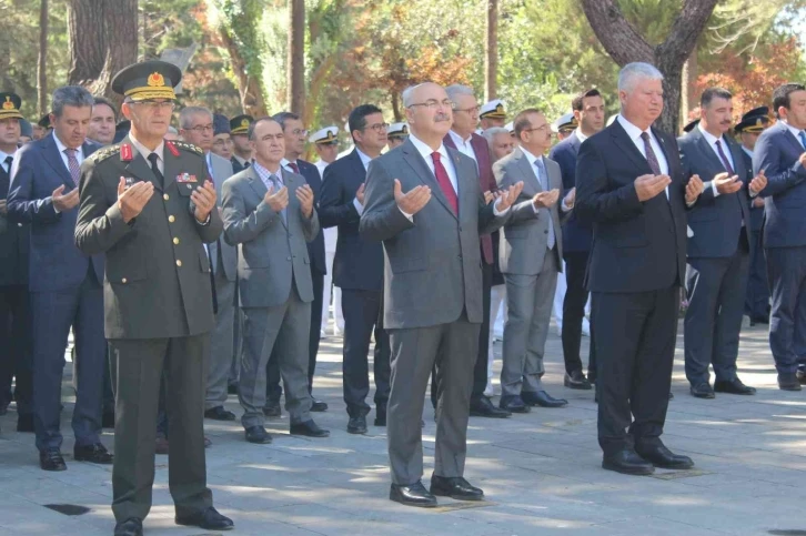 15 Temmuz şehitleri İzmir’de törenle anıldı
