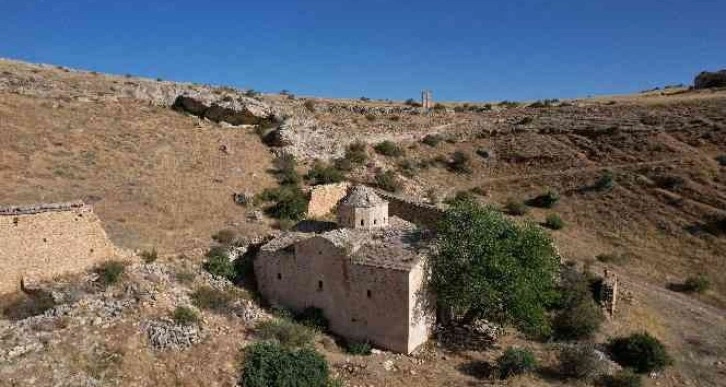 168 yıllık Abrenk Kilisesi kendi haline terk edilmiş durumda