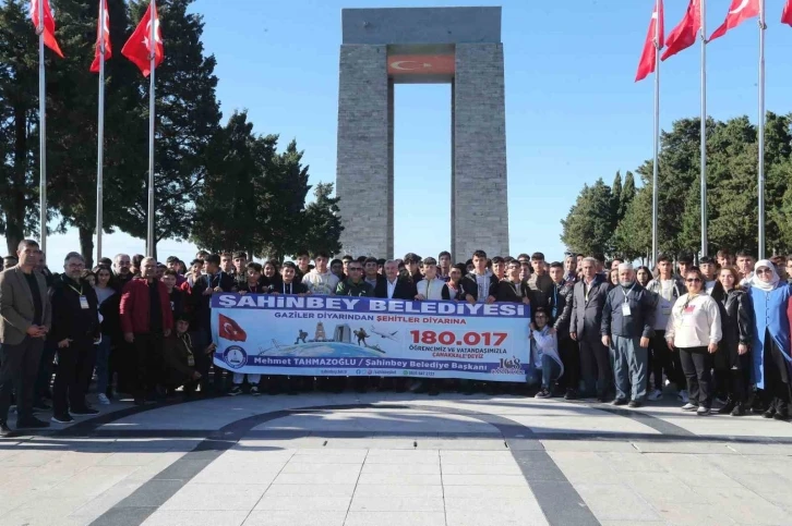 180 bin 17 Gazi torunu özel uçakla şehit topraklarını ziyaret etti
