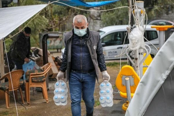 1999 depremini yaşadı, gittiği Hatay'da depremzedelerin 'Serkan Ağabeyi' oldu