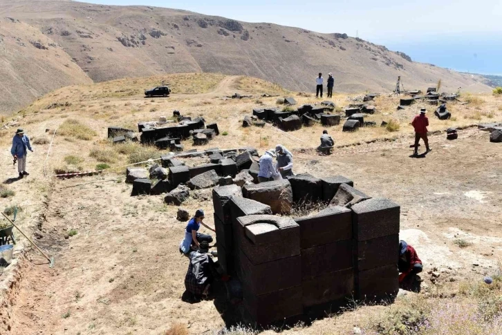 2 bin 300 rakımda Urartu’nun gizemi araştırılıyor
