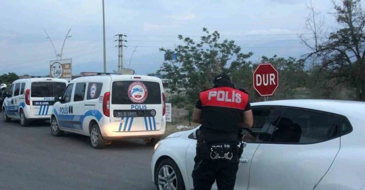 2 kişinin öldüğü cinayetle ilgili 4 şüpheli Erzincan’da yakalandı
