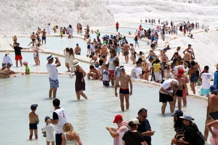 2 milyon turist hedefleyen Pamukkale, Çinli misafirlerini bekliyor
