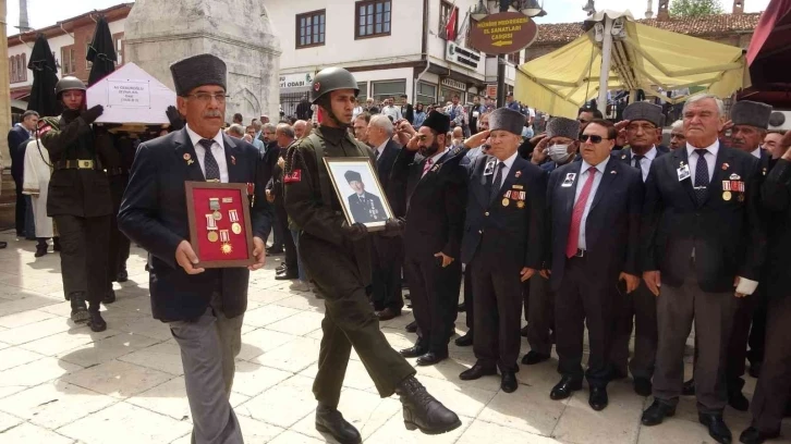 2 savaşa tanık oldu, Türkiye’nin en yaşlı gazisine son veda
