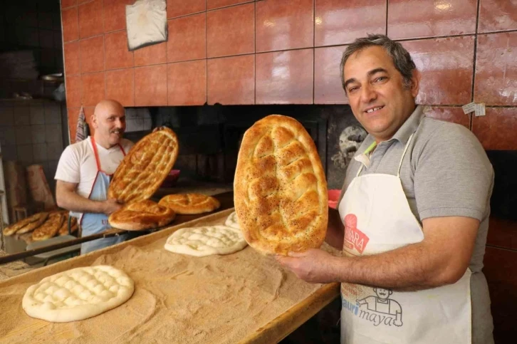 250 derece sıcakta aksatmadan oruç tutuyorlar
