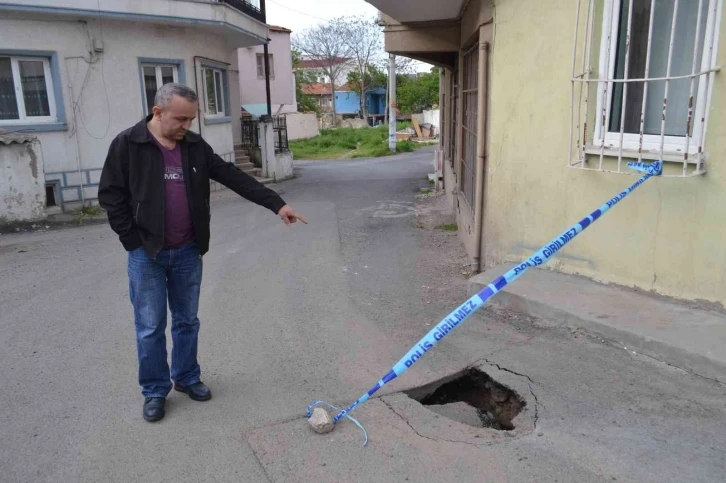 3 ayrı noktadaki yol çökmesi tedirgin ediyor
