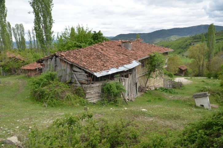 30 yıldır heyelan korkusuyla yaşıyorlar
