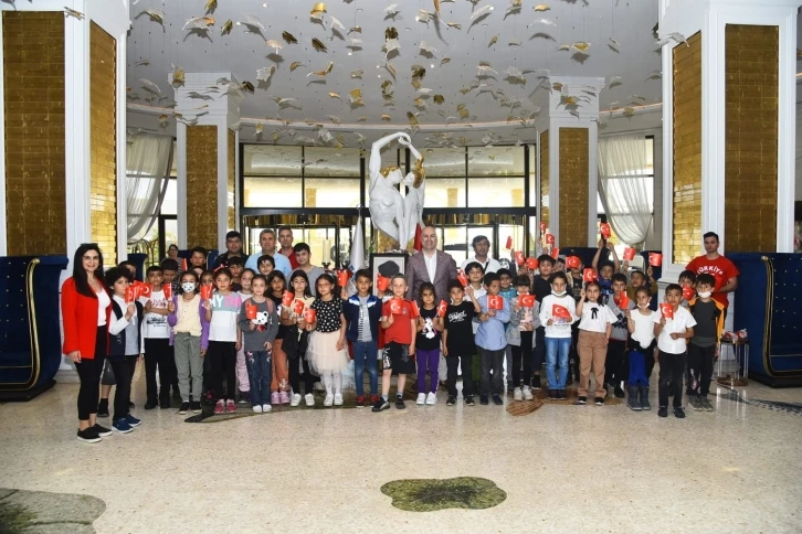 35 köy okulu öğrencisi 5 yıldızlı otelde 23 Nisan’ı kutladı

