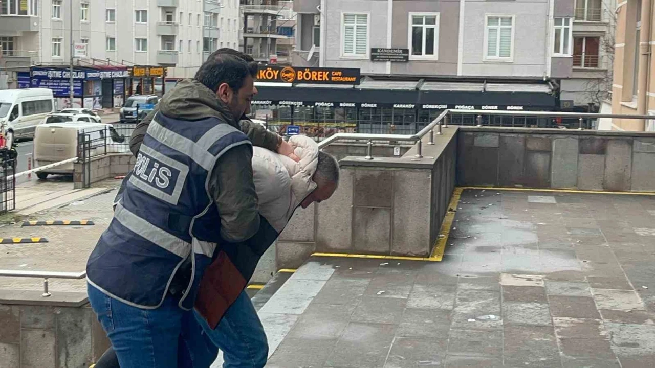 35 yıl 10 ay kesilmiş hapis cezası bulunan cezaevi firarisi yakalandı
