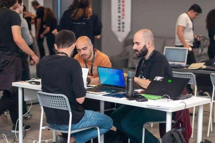 36 saat süren Space Hackathon Maratonu tamamlandı
