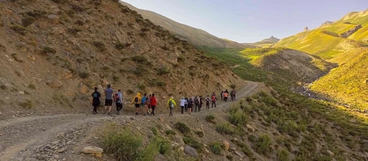 4 bin 116 rakımlı Cilo Dağı’na doğa yürüyüşü
