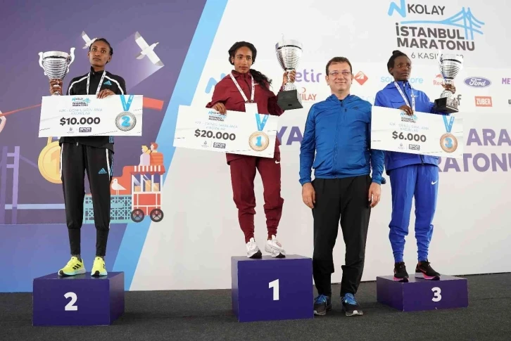 44. İstanbul Maratonu’nda kazananlar ödüllerini aldı
