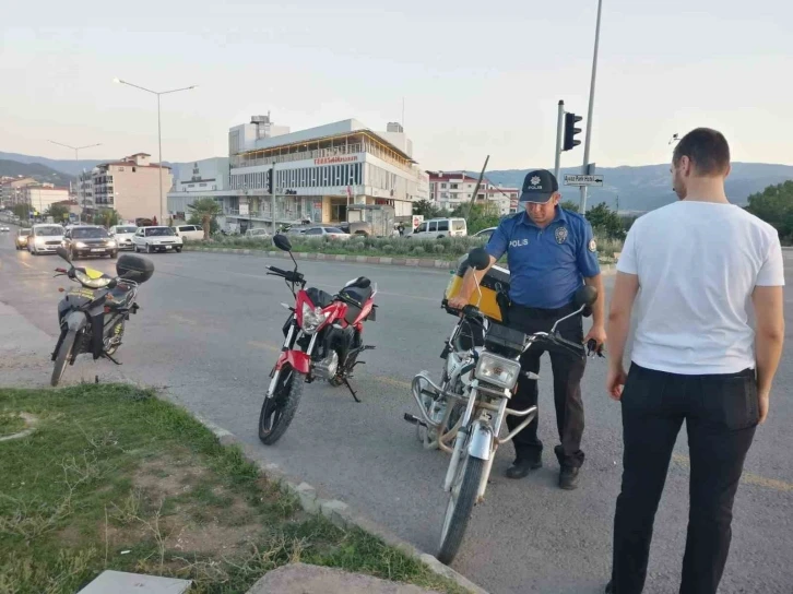 5 motosiklet trafikten men edildi, binlerce lira para cezası kesildi
