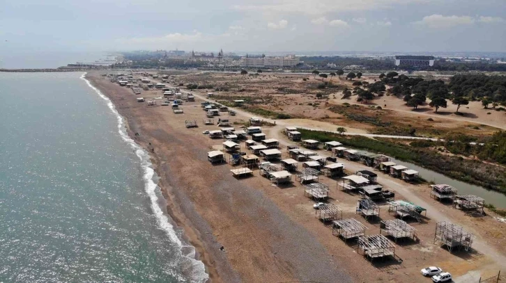 5 yıldızlı otellere komşu denize sıfır çardaklarda yıkım sessizliği
