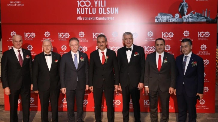 55 yıldır İSO 500’de kesintisiz yer alan 19 kuruluşu ödüllendirdi