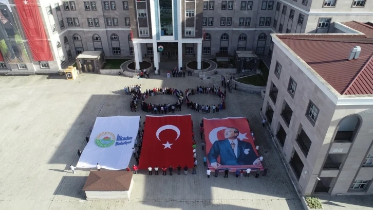 550 belediye çalışanından 100. yıla özel koreografi
