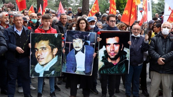 6 Mayis 1972'de idam edilen Deniz Gezmiş, Hüseyin İnan ve Yusuf Aslan mezarları başında anıldı