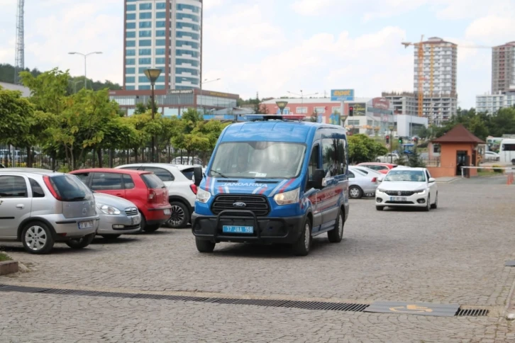 6 yıl 3 ay hapis cezasına çarptırılan DEAŞ üyesi, jandarma tarafından yakalandı
