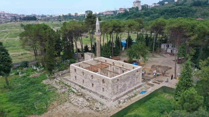 600 yıllık caminin restorasyonunda tarihi kalıntılara rastlandı
