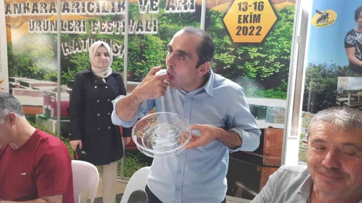 700 gram balı 55 saniyede yedi
