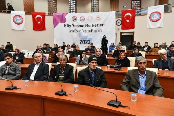 75 kursiyere arıcılık belgeleri verildi