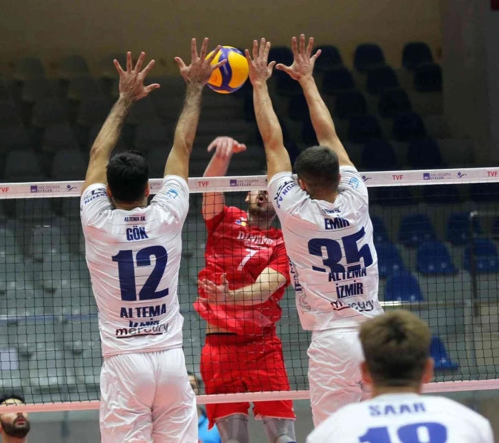 8. TSYD İzmir Voleybol Turnuvası’nda şampiyon yarın belli olacak
