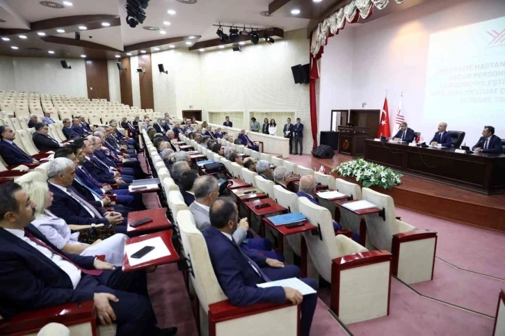 81 devlet üniversitesi rektörü, YÖK Başkanı Özvar başkanlığında toplandı
