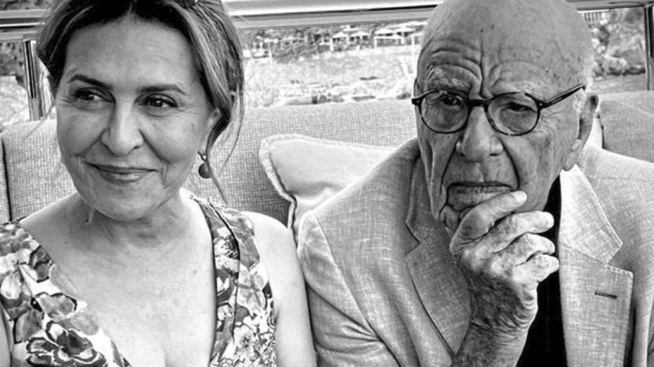 92'lik Murdoch, Abramoviç'in eski kayınvalidesiyle aşk yaşamaya başladı