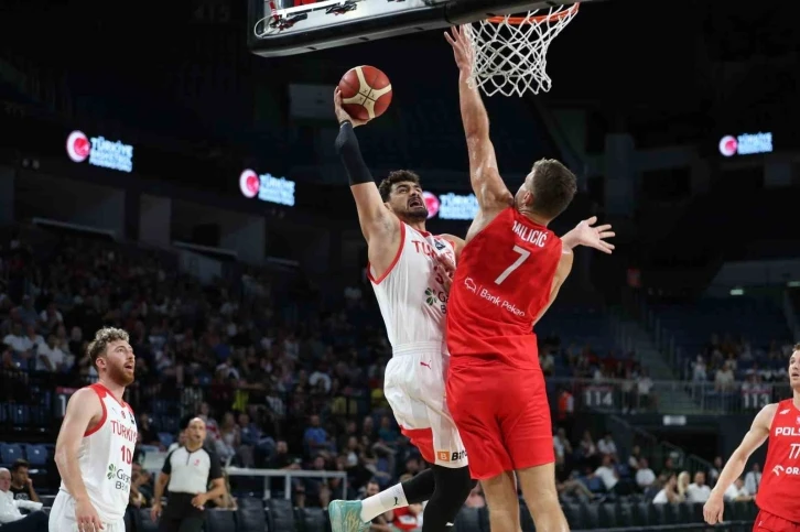 A Milli Erkek Basketbol Takımı, hazırlık maçında Polonya’yı mağlup etti
