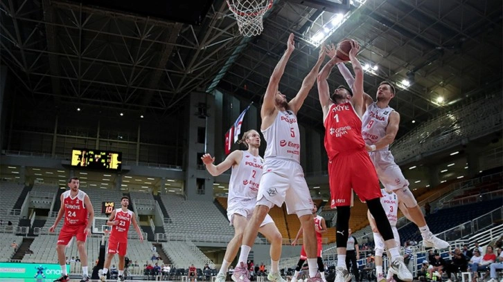 A Milli Erkek Basketbol Takımı, Polonya'ya mağlup oldu
