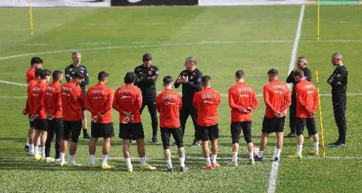 A Milli Futbol Takımı, Çekya maçının hazırlıklarına başladı