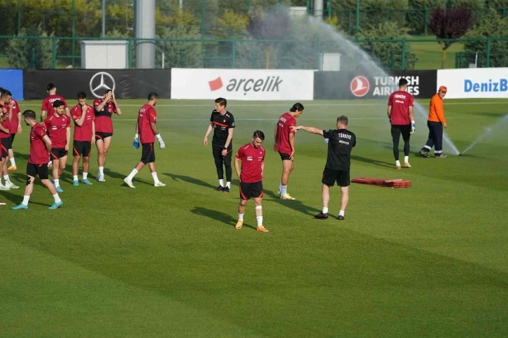 A Milli Futbol Takımı, Faroe Adaları maçı hazırlıklarını sürdürdü
