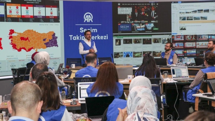 AA Yönetim Kurulu Başkanı ve Genel Müdür Serdar Karagöz AA basın emekçilerini kutladı