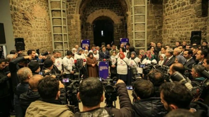 AA'nın "Diyarbakır Anneleri İçin Zamanın Durduğu An" fotoğraf sergisi açıldı