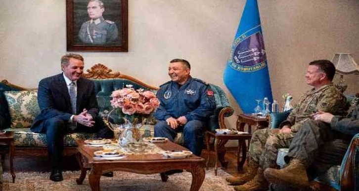 ABD Ankara Büyükelçisi Jeff Flake, İncirlik’te