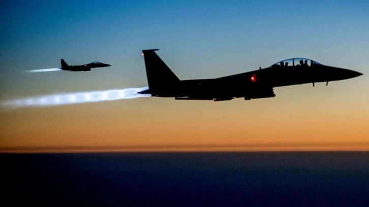 ABD jetleri, İran üslerini bombaladı
