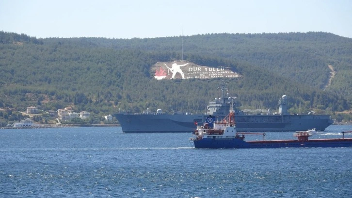 ABD'nin amiral gemisi 'USS Mount Whitney', Çanakkale Boğazı'ndan geçti