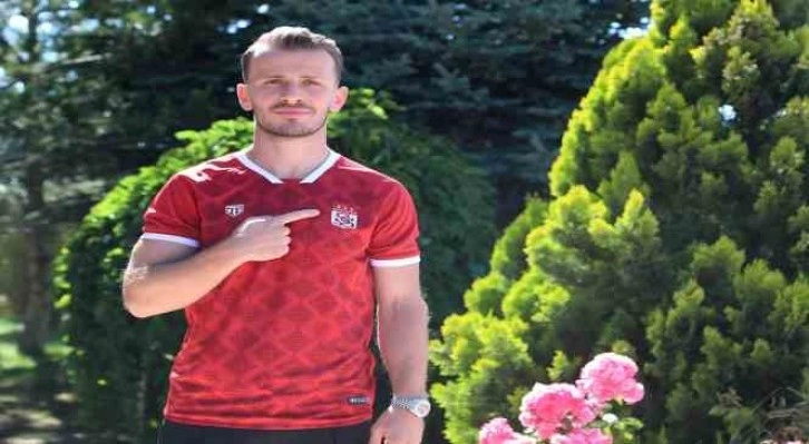 Abdulkadir Parmak resmen Sivasspor’da