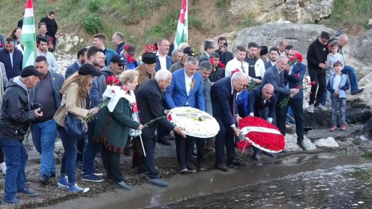 Abhazlar, Kafkas sürgününün 158. yılını Karadeniz kıyısında andı
