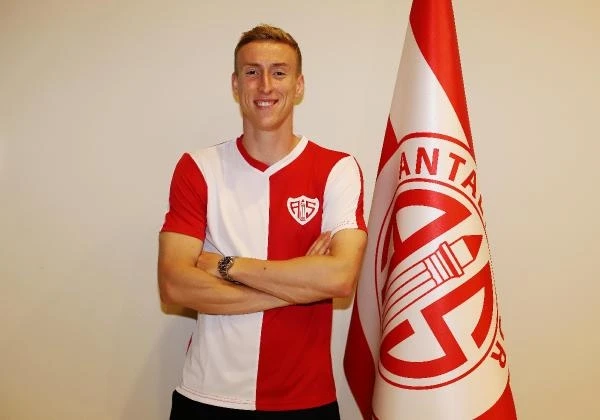 Adam Buksa, kiralık olarak Antalyaspor'da